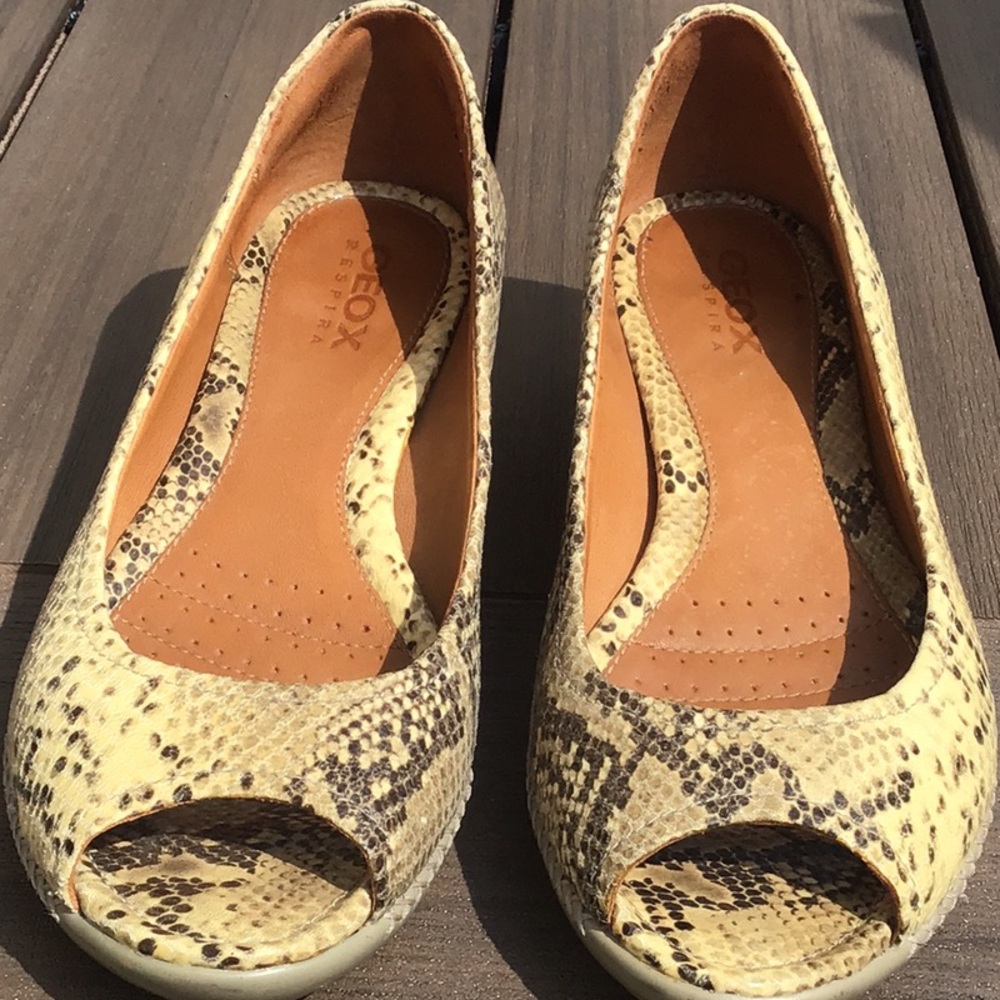 GEOX RESPIRA PEEP TOES SHOES